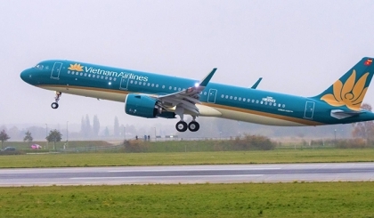 Việt Nam gửi tặng Nhật Bản thiết bị y tế và đón 300 công dân về nước