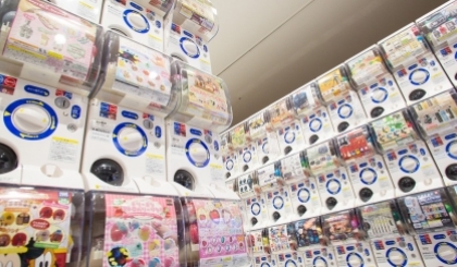 Gachapon: những món quà bất ngờ trong quả bóng nhựa