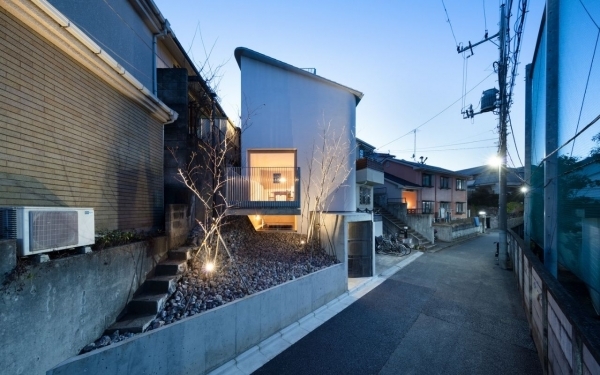 Nhà Nhật Bản trông hẹp nhưng rộng không tưởng