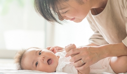 Vất vả như… mẹ Nhật nuôi con
