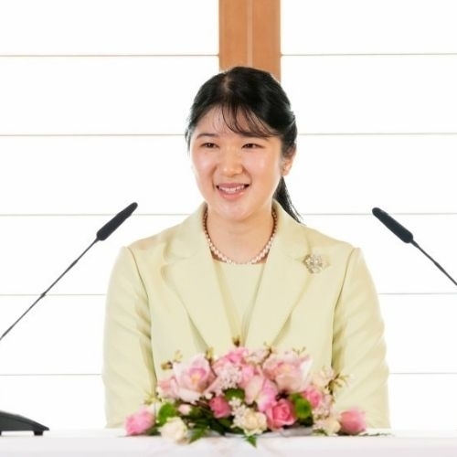 Công chúa Aiko tổ chức buổi họp báo cá nhân đầu tiên