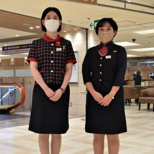 Doanh nghiệp Nhật dần loại bỏ quy định đồng phục dành cho nữ