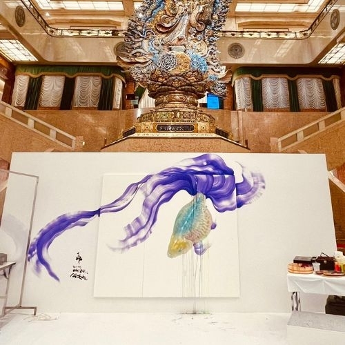 Nghệ sĩ tôn vinh vẻ đẹp của cá vàng trong triển lãm cá nhân