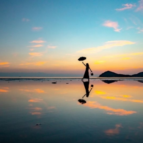 Bãi biển Chichibugahama: Tấm gương trời lung linh của Kagawa