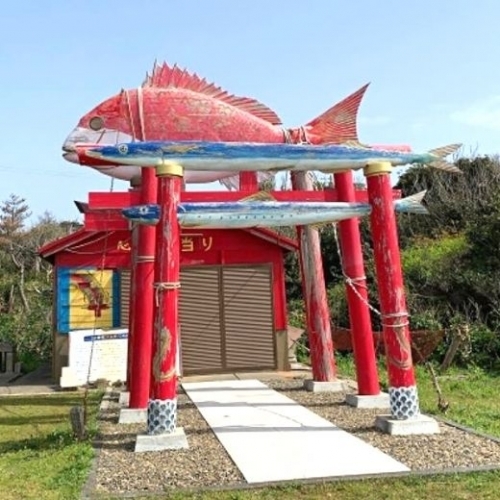 Chobokuri Inari: Độc đáo ngôi đền có cổng Torii hình cá