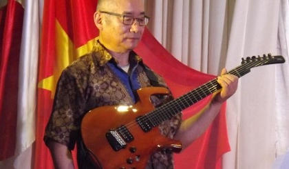  “Quái kiệt đàn một tay” Hashimoto Michinori