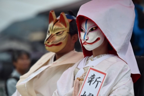 Mưa bóng mây và truyền thuyết về đám cưới bí ẩn của loài cáo