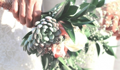 Tung hoa cưới - chuyện "nhạy cảm" của người Nhật