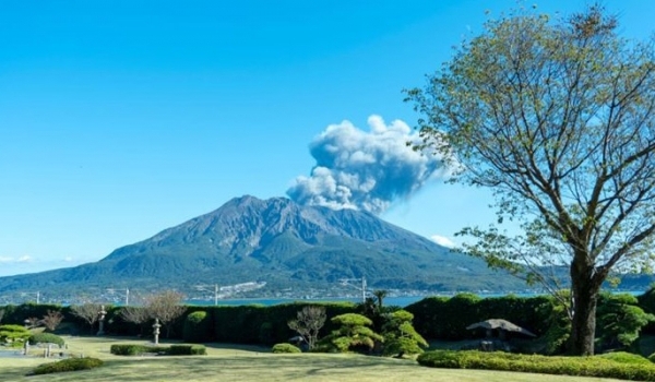 Tại sao Nhật Bản lại gắn liền với hình ảnh sóng thần - núi lửa