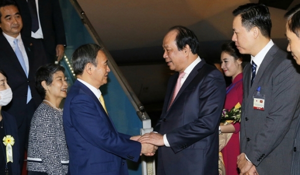 Thủ tướng Yoshihide Suga chính thức đến thăm Việt Nam