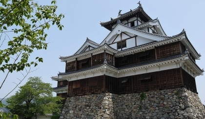 Lâu đài Fukuchiyama dẫn đầu trong việc sử dụng năng lượng tái tạo toàn phần