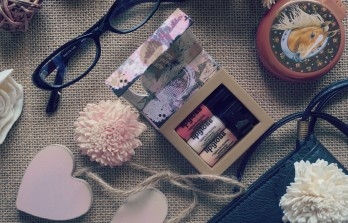 Xử lý mỹ phẩm vấy bẩn quần áo