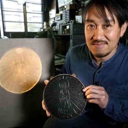 Nỗ lực của nghệ nhân Nhật để bảo tồn nghề làm "gương thần"  