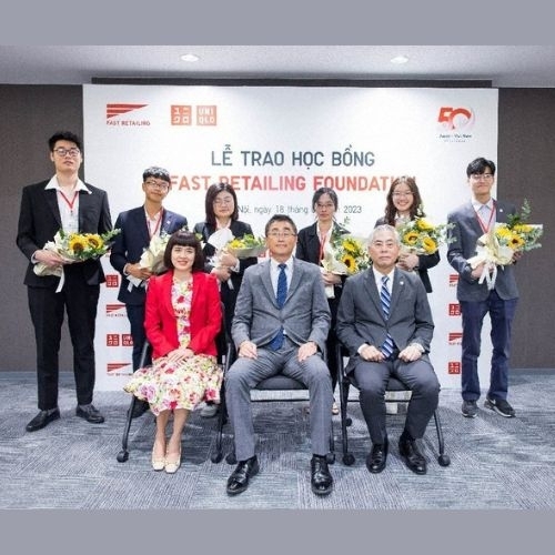 Uniqlo cấp học bổng cho 6 người Việt du học Nhật Bản