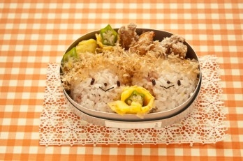 Obento - chiếc hộp đựng tình yêu