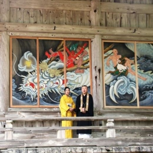 Tác phẩm nghệ thuật gây tranh cãi trong ngôi chùa hơn 1300 tuổi