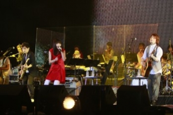 Ikimonogakari trong khu vườn âm nhạc