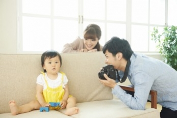 Khoảnh khắc quý giá sau những tấm ảnh