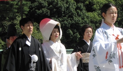 Khảo sát phụ nữ Nhật Bản: Càng già càng thích trai đẹp