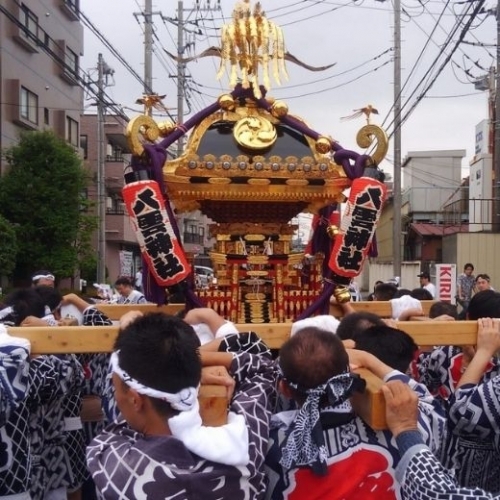 Nghi lễ rước kiệu Mikoshi trong lễ hội Nhật Bản