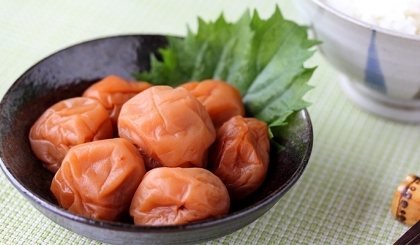 Trái mơ: dấu chấm đỏ trong ẩm thực Nhật