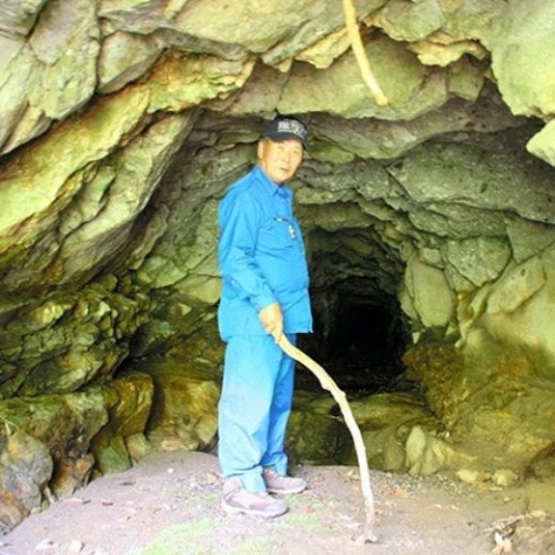 Chuyện đời kỳ lạ của cụ ông Nhật 43 năm sống trong hang động