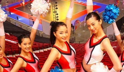 TIẾN LÊN, JETS!: Xem phim và thêm yêu "Lũ bạn trời đánh"