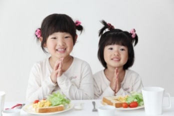 5 nguyên tắc vàng cho bữa sáng để giúp con thông minh