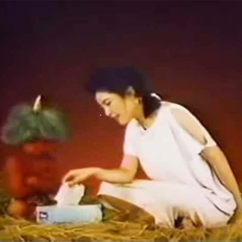 Chuyện kinh dị về đoạn quảng cáo bị nguyền rủa của Kleenex