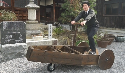 Học sinh cấp 3 Nhật Bản chế tạo lại mẫu xe cổ thời Edo