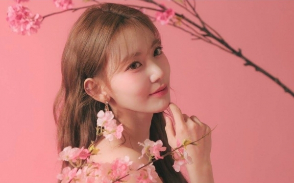 Sakura Miyawaki - “bé Đào” với sự nghiệp nở rộ