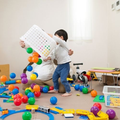 Học người Nhật mẹo sắp xếp đồ chơi trẻ em khi sống trong căn hộ