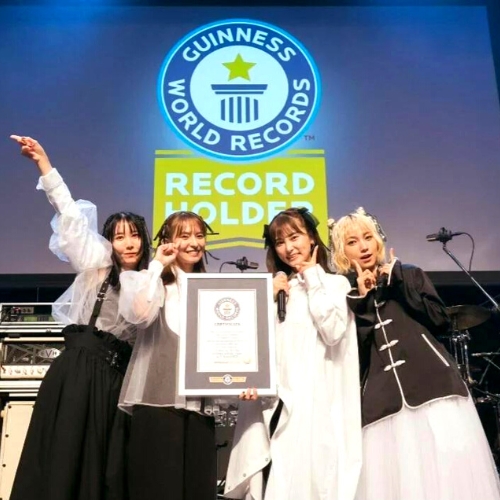Bên nhau 17 năm, ban nhạc rock nữ Nhật lập kỷ lục Guinness
