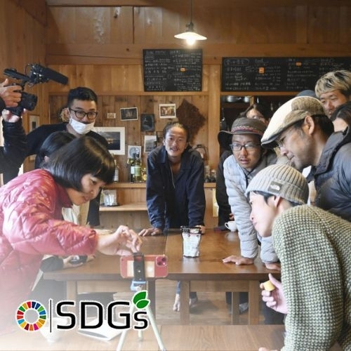 Chủ nhà nghỉ kêu gọi những người làm nghệ thuật chung tay bảo vệ môi trường