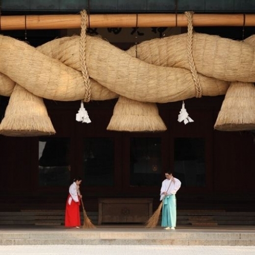 Shimenawa: Sợi dây linh thiêng trong Thần đạo