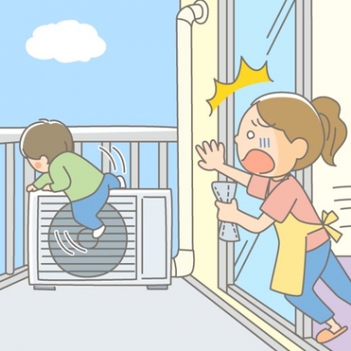 Tokyo kêu gọi ngăn chặn tai nạn trẻ ngã từ ban công vào mùa thu