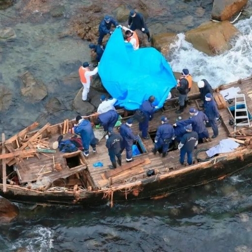 Bí ẩn những "con tàu ma" trôi dạt vào bờ biển Nhật Bản