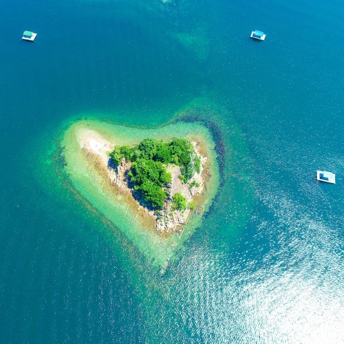 Những kiệt tác trái tim khổng lồ giữa lòng Nhật Bản