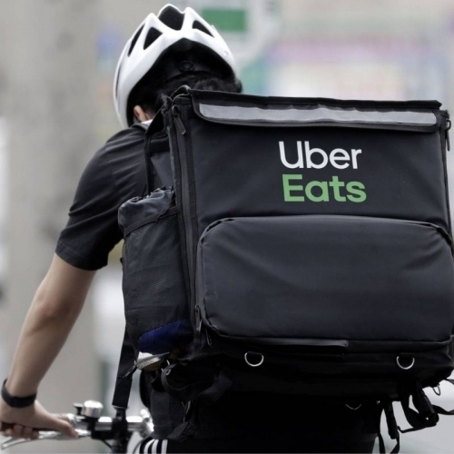 Uber Eats Nhật Bản tạm dừng tuyển dụng sinh viên nước ngoài