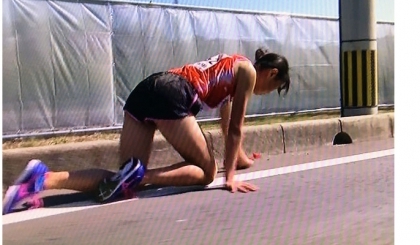 VĐV Nhật Bản bò 200m về đích: Lí giải tâm lí người Nhật