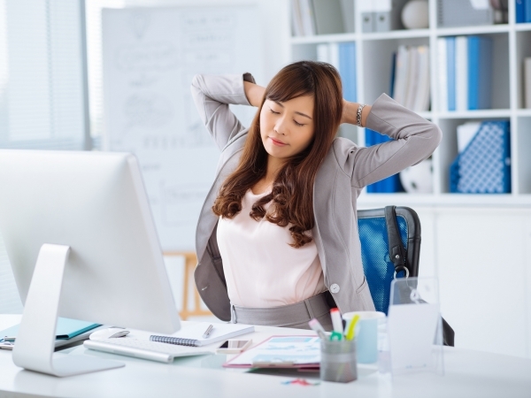 Cách ngồi làm việc khoa học cho dân văn phòng