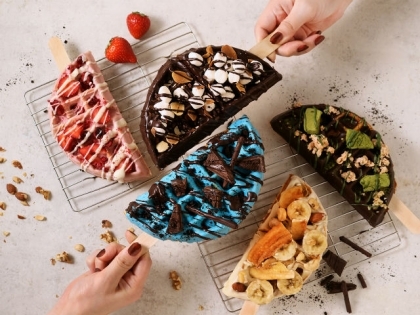 Tô điểm mùa lễ hội với những thanh bánh waffle đầy màu sắc