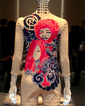 Tác phẩm của nhà thiết kế Issey Miyake trưng bày tại Trung tâm Nghệ thuật Quốc gia Tokyo từ 16/03 đến 13/06/2016. Ảnh: nippon.com