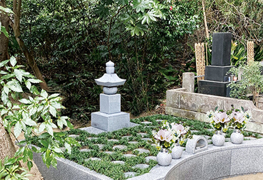 Một khu nghĩa trang mộc thụ táng ở Kitakamakura. Ảnh: im-jumokuso.com