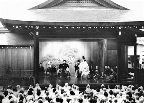 Một buổi biểu diễn kịch Noh vào thời Showa (1926 – 1989)