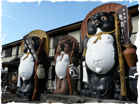 Làng gốm Shigaraki nổi tiếng với tượng Tanuki. Ảnh: livingnomads.com