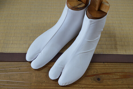 Đôi tất Tabi màu trắng. Đôi tất Tabi màu trắng.