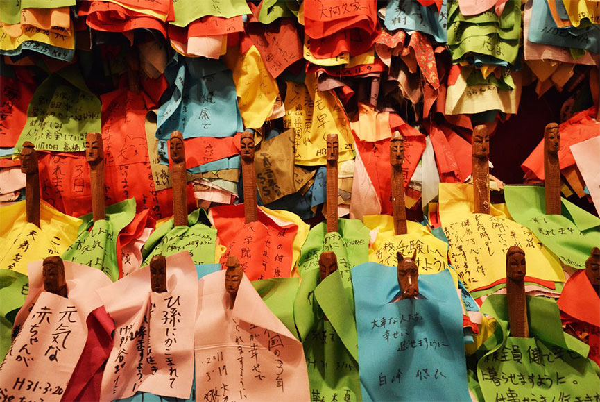 Oshirasama tại ngôi đền Oshira-dou linh thiêng.