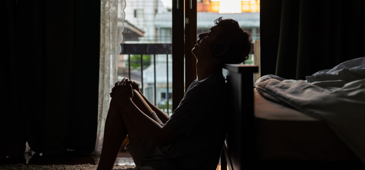 Cha qua đời, mẹ không quan tâm, phần nào đã khiến suy nghĩ của Yukio Yamaji trở nên lệch lạc.