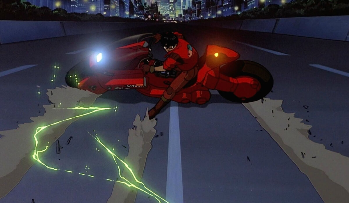 Phân cảnh quay xe của Kaneda đầu phim đã được tái hiện lại ở nhiều phim điện ảnh và hoạt hình Mỹ sau này
